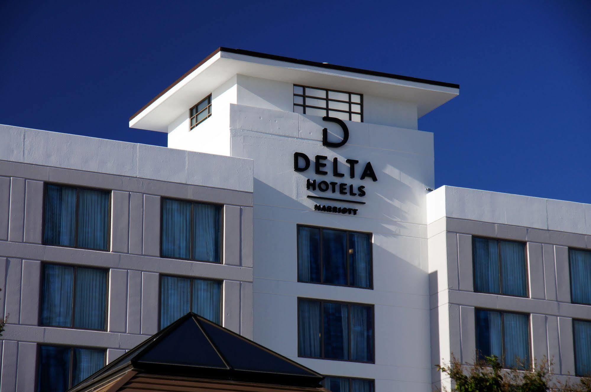 Holiday Inn Chesapeake Exterior foto