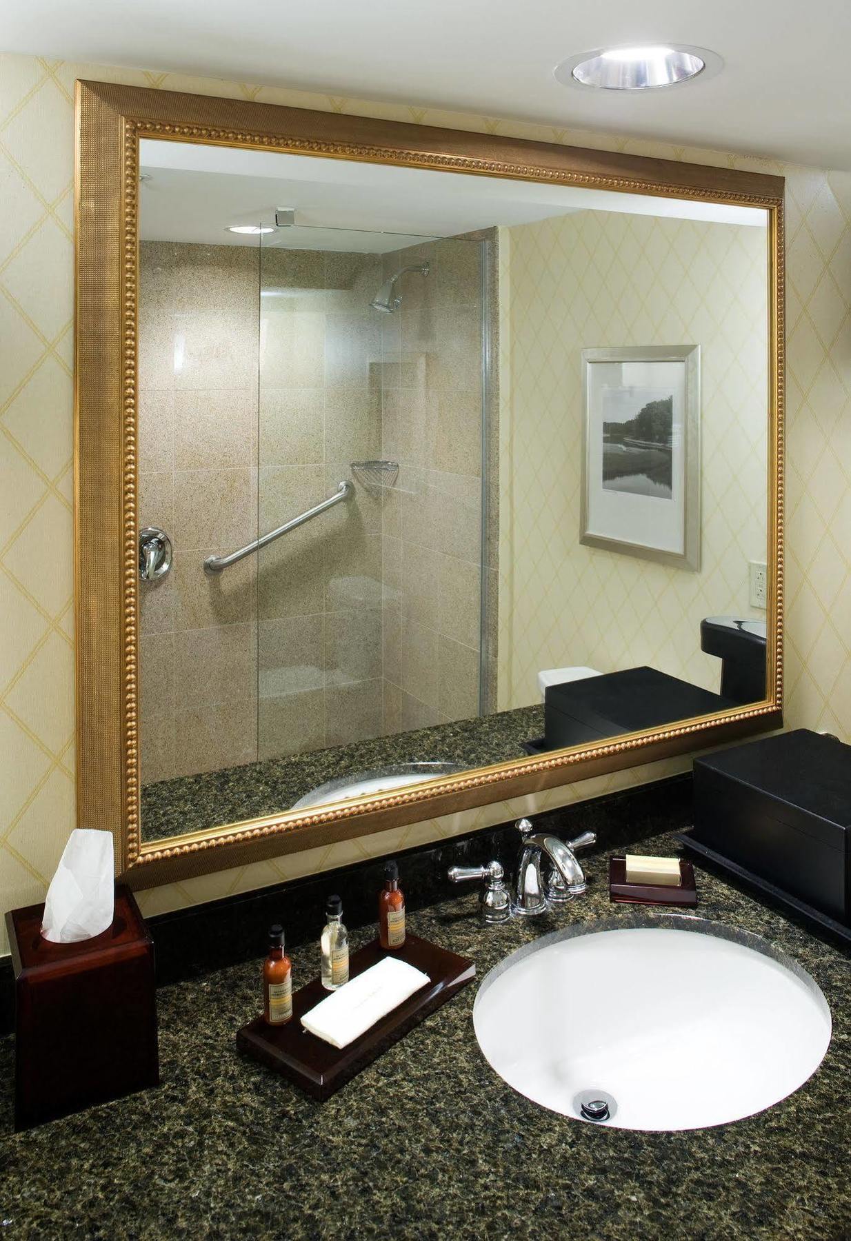Holiday Inn Chesapeake Exterior foto